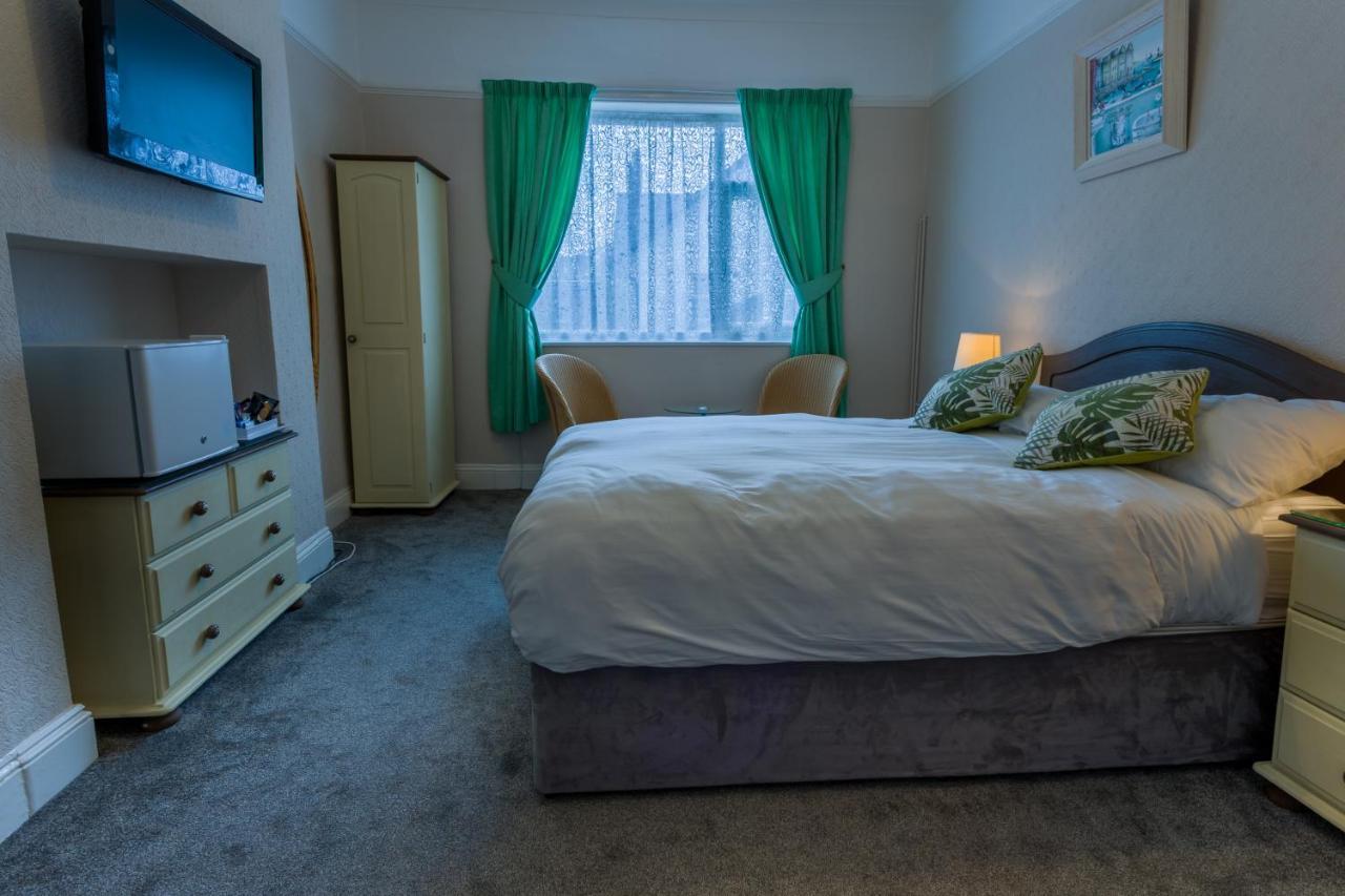 Relax At Rosscourt Guest House-Free On Site Parking (Adults Only) Bournemouth Exteriér fotografie